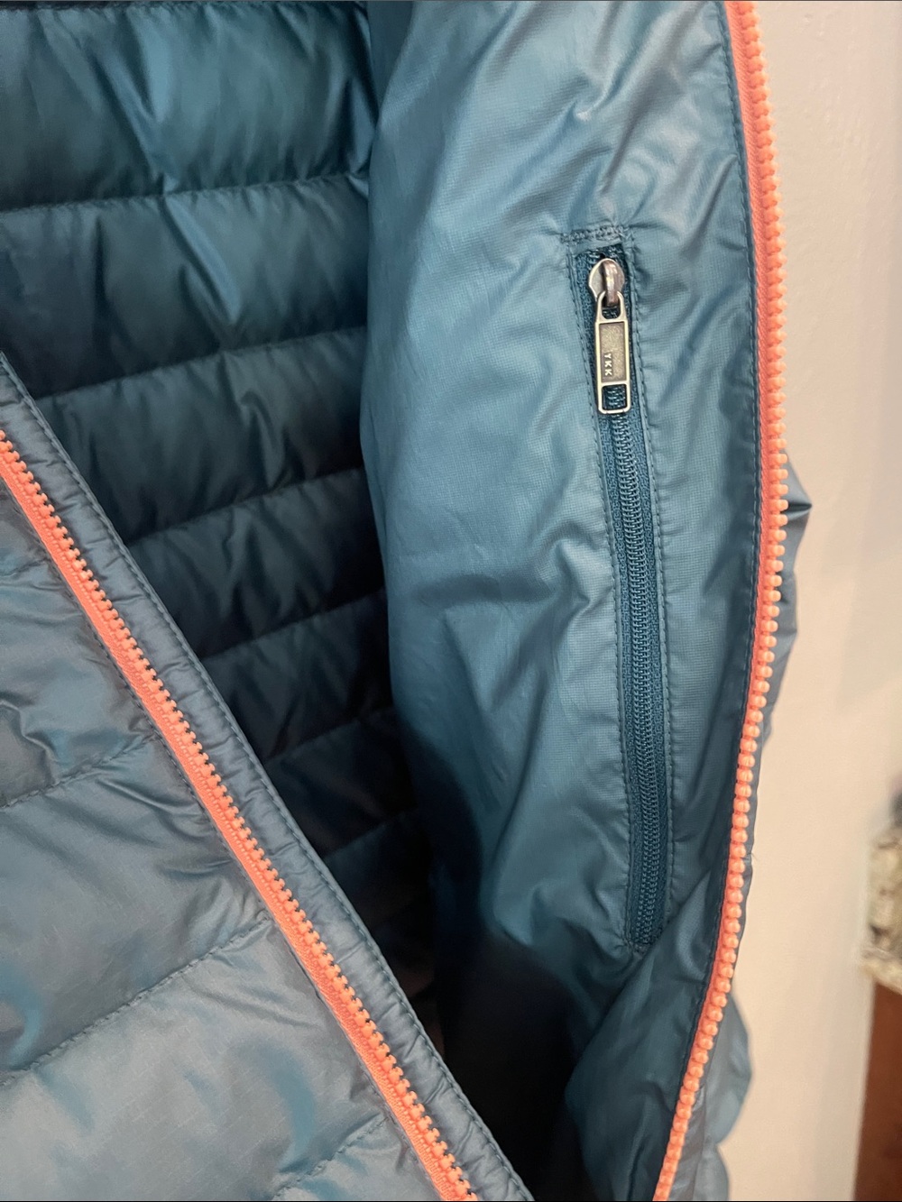 Patagonia Teal Lightweight Quilted Puffer Jacket with Peach Zippers. Women’s M. - Picture 7 of 8